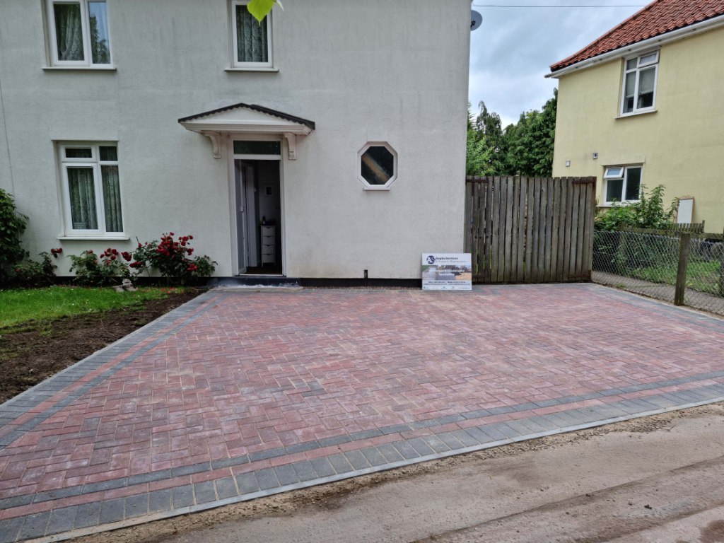 This is a newly installed block paved drive installed by NS Driveways Chertsey